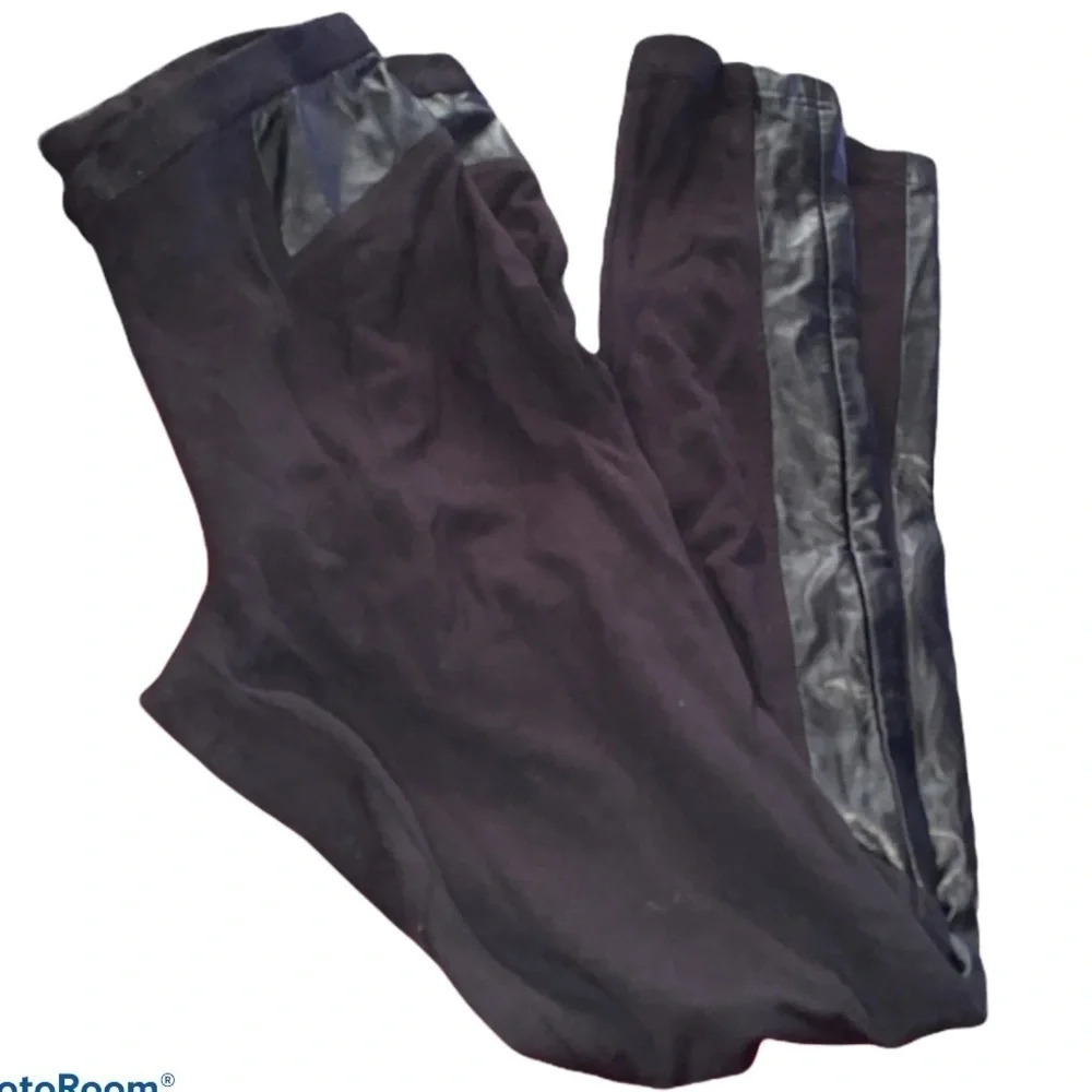 Danier Leather black moto Pants Sz 10 - Picture 1 of 10